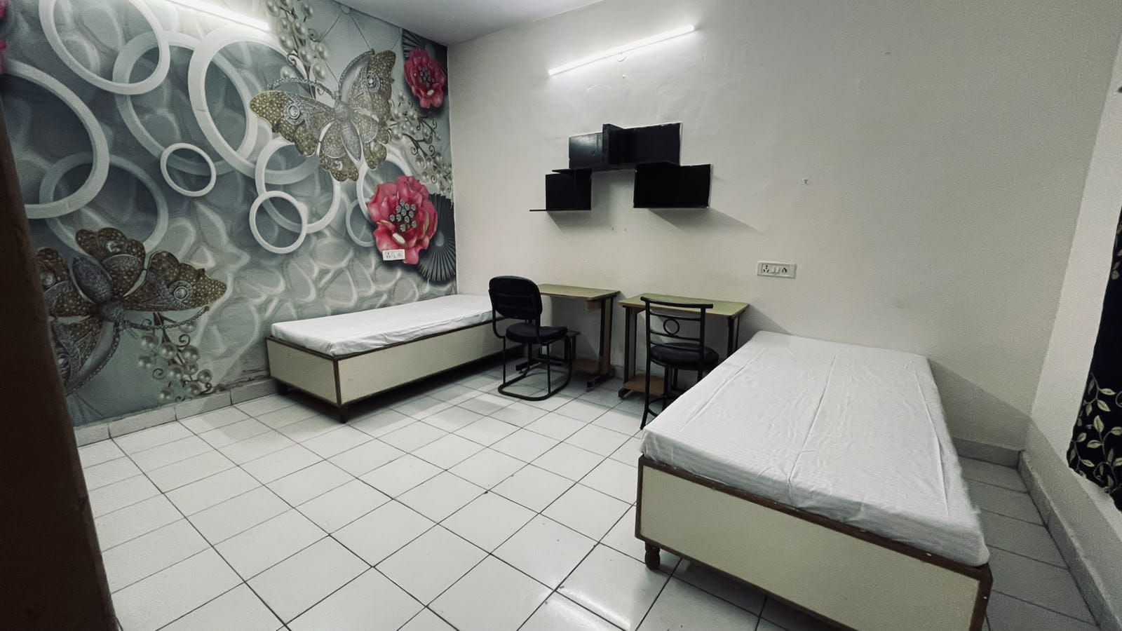 Girls Residence – Standard at JMK Residency — photo 1